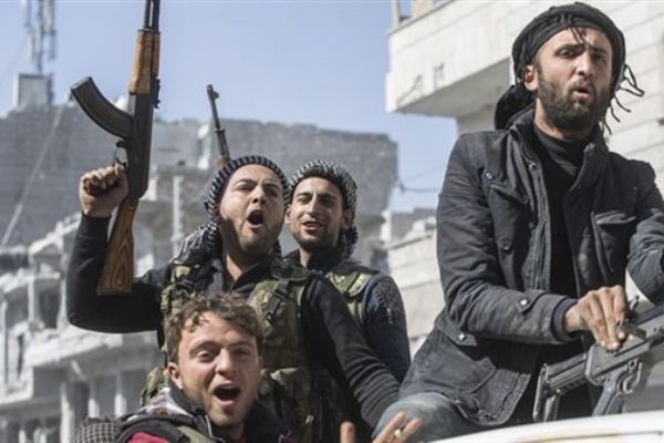 Katar'a kuşatmanın ilk adımı Suriye'de atıldı