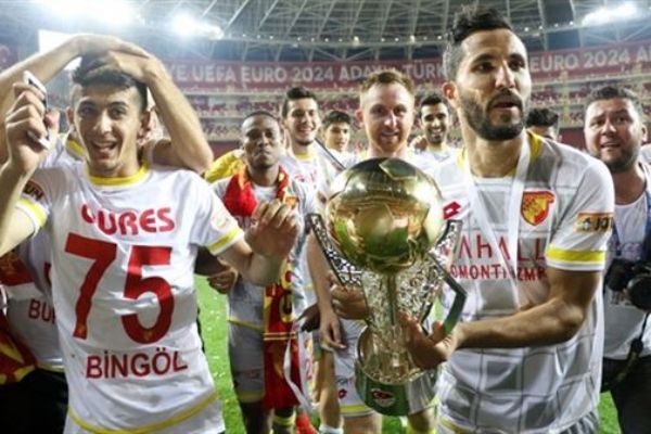 1 yıl önce yazdı 3 takımı da bildi