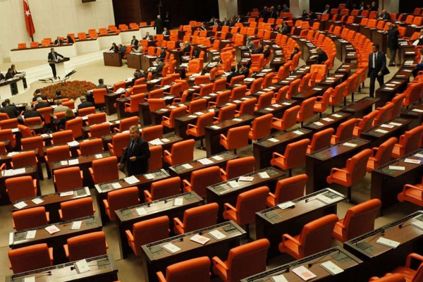 Katar'la askeri anlaşma TBMM gündeminde!