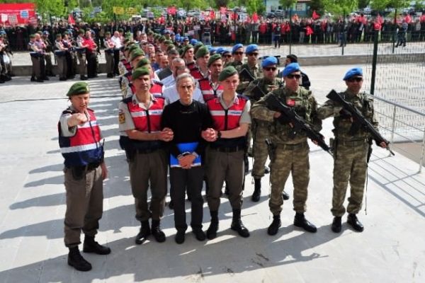 Yurtta sulh konseyi çözüldü! 'Darbeyi onlar...'