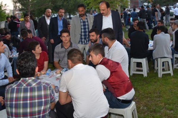 Başkan Altay, sanayi çalışanı gençlerle iftarda buluştu