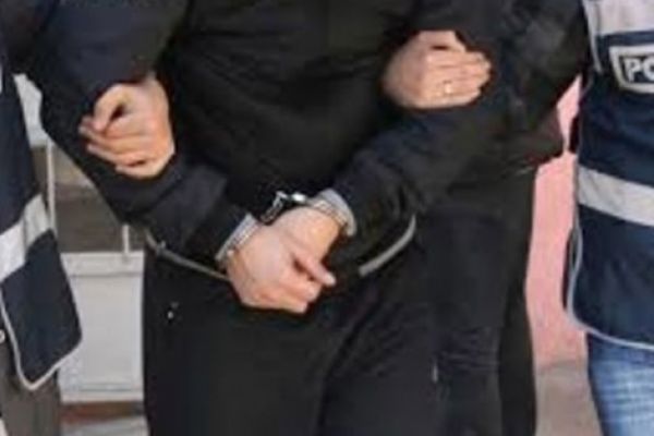 4 eski akademisyen cezaevine gönderildi