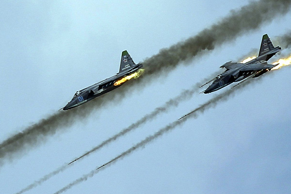 'Esed'in jetleri IŞİD'le birlikte PYD/YPG'yi de vurdu'