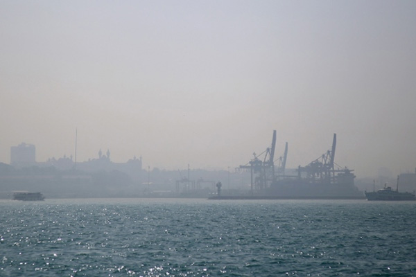 İstanbul Boğazı, gemi geçişlerine açıldı