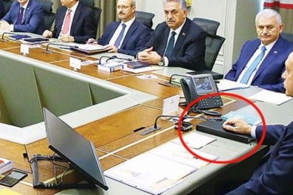 Cumuhurbaşkanı Erdoğan'ın kara kaplı defteri geri döndü