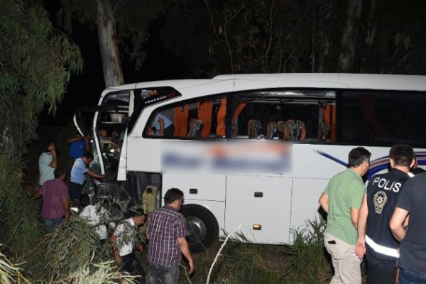 Mersin'de feci kaza! 20 yaralı