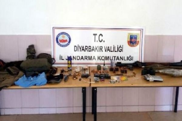 Diyarbakır'da askerleri görünce silahlarını bırakıp kaçtılar!