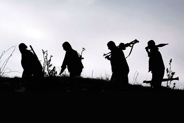 Üs bölgesine saldırı: Şehitler ve yaralılar var