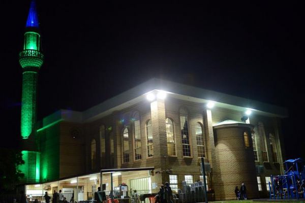 Sydney'de Türk camisinde her yıl binlerce kişiye iftar veriliyor