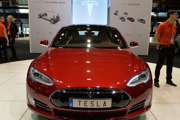 Tesla dünyanın en değerli 4'üncü otomotiv firması oldu