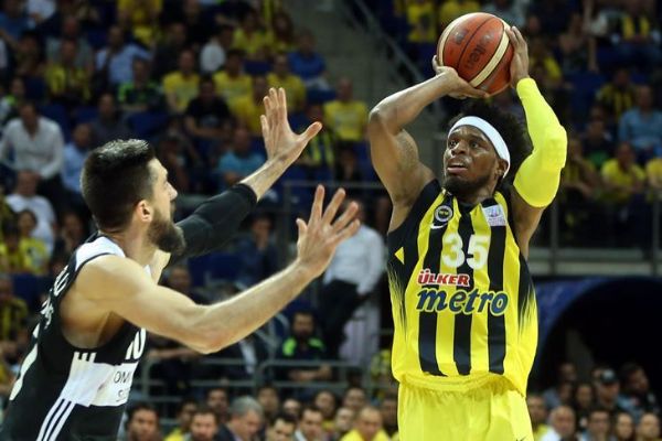 Fenerbahçe final serisinde öne geçti