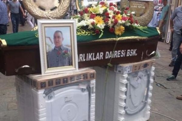 Yok böyle vasiyet! Tabutumu onların üstüne koyun