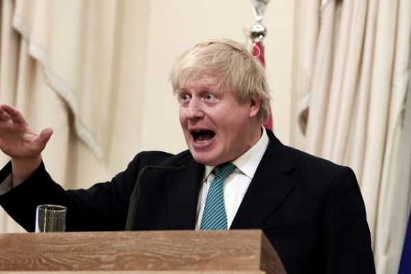 Neye uğradığını şaşırdı! Falcıdan fırça yedi