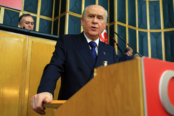 Bahçeli: Barzani çetesi referandum yapacakmış...