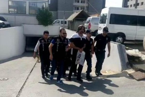 İş adamlarından zorla para alan çek-senet çetesi çökertildi