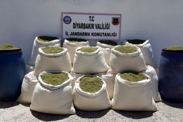 7 PKK sığınağında silah, mühimmat ve uyuşturucu ele geçirildi