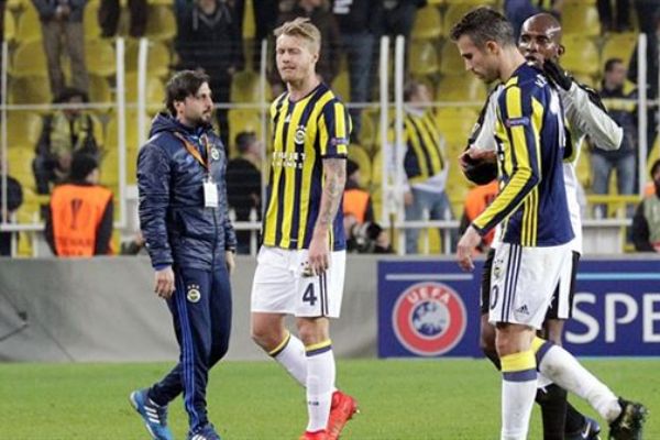 Milan ısrarla Simon Kjaer'i istiyor