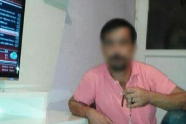 Bursa'da aranan hırsız kendi evinde enselendi