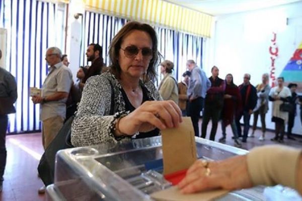 Fransa genel seçimlerin ilk turu içi sandık başına gidecek