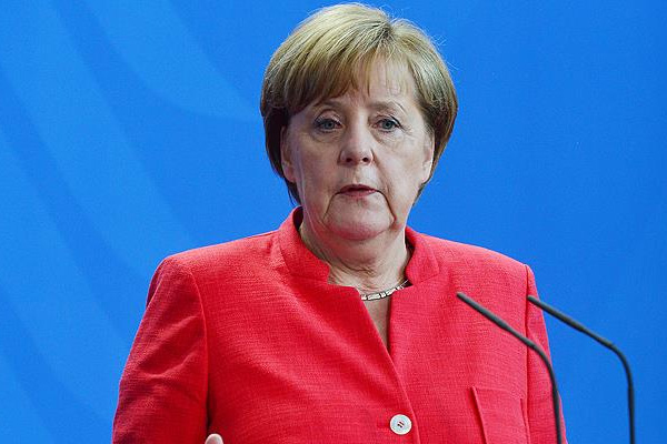 Merkel: Katar krizi için Türkiye ve İran ile de çalışılmalı