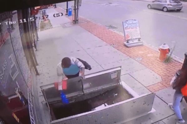 Telefona bakayım derken canından oluyordu