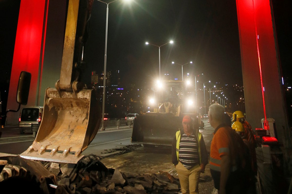 15 Temmuz Şehitler Köprüsü'nde çalışma başladı! Bu sabah trafiğe dikkat!