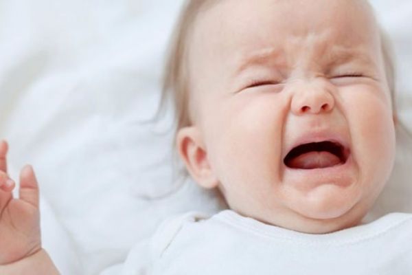 Bebeklerde çok ağlama sebebi nedir?