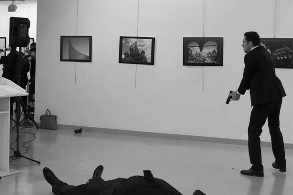 Karlov suikastinde 5 şüpheli 'abi'