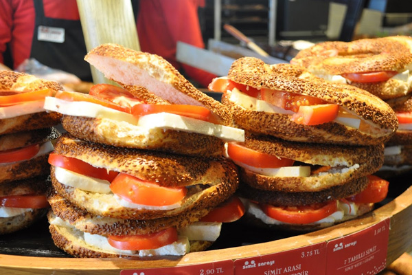 Simit Sarayı, Komşufırın'ı istiyor