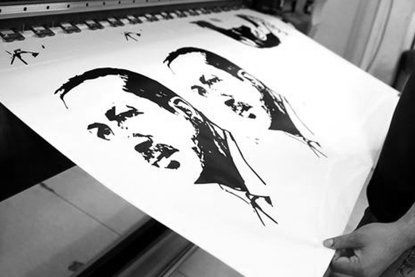 Katar'da Erdoğan posterlerine yoğun ilgi