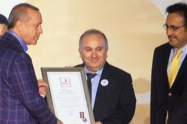 Kızılay’a yardım yapanlar onurlandırıldı