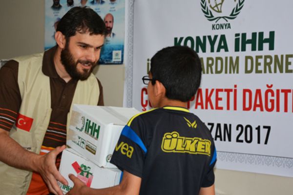 Konya İHH Çocukları Sevindirdi