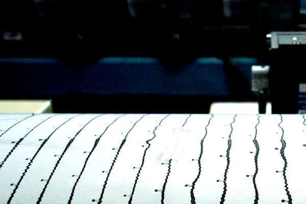 Ege'de artçı sarsıntılar dinmiyor!