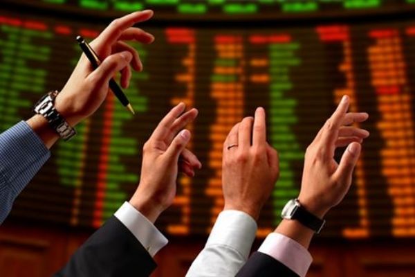 Borsa ilk kez 100 bin oldu