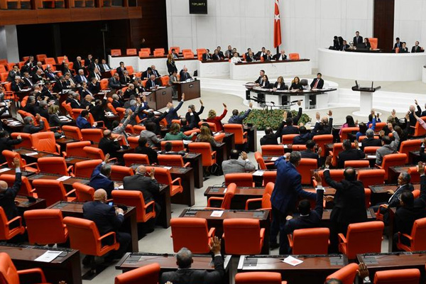 Meclis 15 Temmuz'da olağanüstü gündemle toplanacak