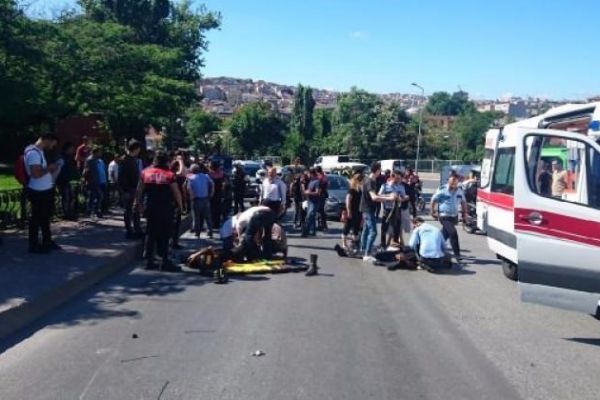 Beyoğlu'nda kaza 2 polis yaralandı