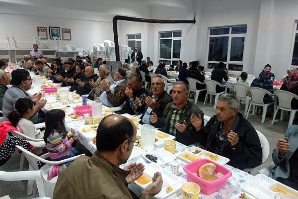 İftarı tüm köy birlikte yapıyor