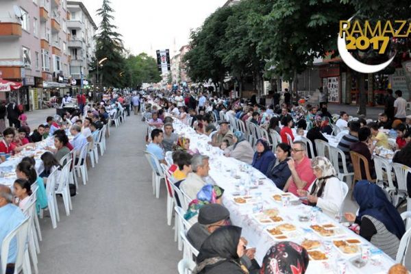 Üniversiteden 3 bin kişilik iftar sofrası