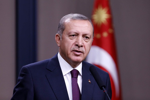 Erdoğan'dan AK Partililere tevazu uyarısı