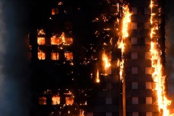 Londra'da büyük yangın