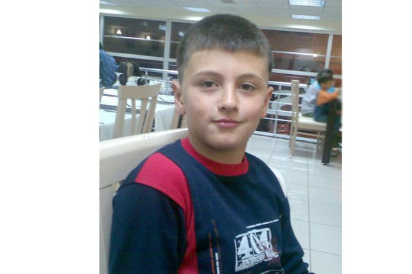 5 yaşındaki Mehmet'i yediği muzdan bulmaya çalışıyorlar