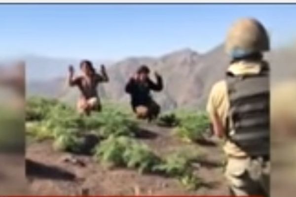 Hakurk kampından kaçan PKK'lı kadınların teslim olma anı