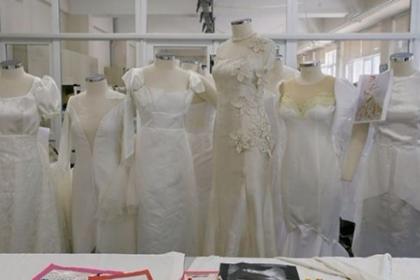 İzmir'de sandıktan çıkan gelinlikler yeniden tasarlandı