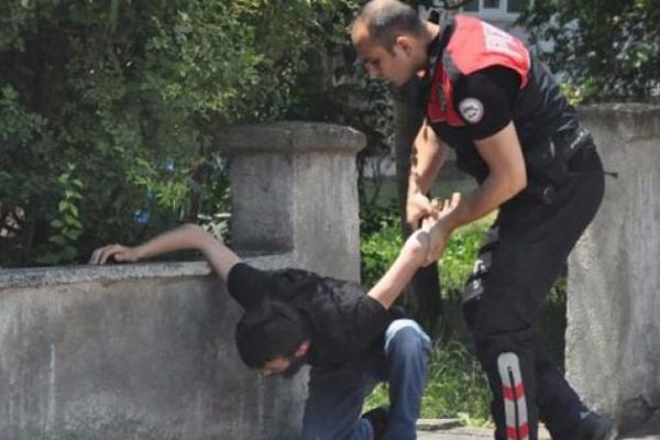 Bursa'da polisten kurtulduğunu sandı ama...