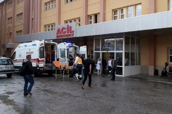 Tarlaya yıldırım düştü: Ölüler var