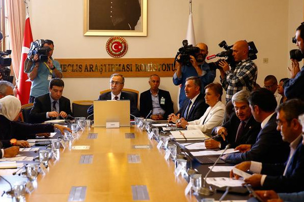 OHAL komisyonu üyesinin kardeşi FETÖ'den ihraç