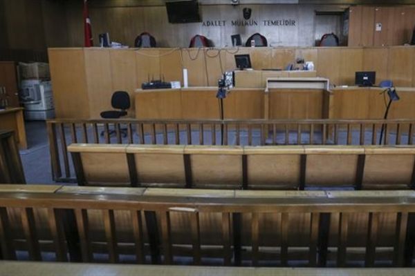 'Sözde sıkıyönetim mesajını komutanın emriyle okumuş'