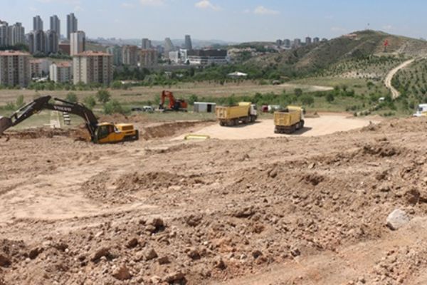 Büyükşehir Belediyesi gece-gündüz çalışıyor