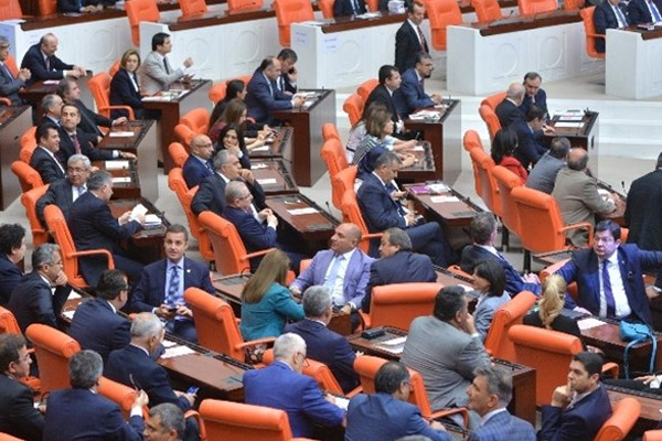 Ahmet Hakan: CHP dokunulmazlıkların kaldırılmasına destek oldu, ilk kurban Berberoğlu