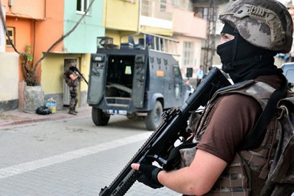 Adana'da PKK operasyonu: 14 gözaltı